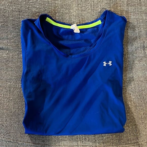 Under Amour Top. - Picture 1 of 3